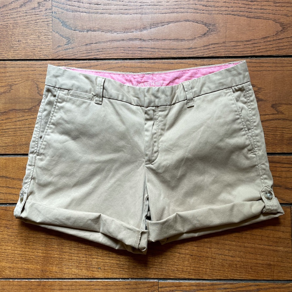 NWOT Banana Republic Stretch Weekend Shorts in Khaki, 8